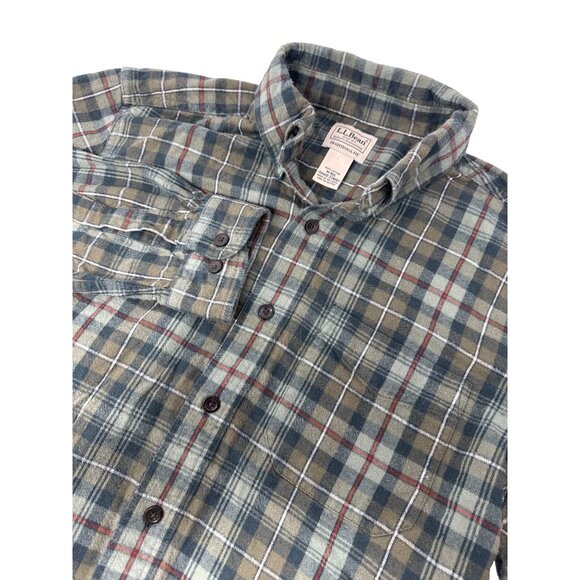 L.L. Bean Button Down Flannel Shirt Size Medium Men's Green‎ Plaid Long Sleeve - Picture 1 of 4